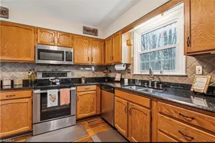 5220 Bridge Pointe Dr, Clemmons, NC 27012 - Photo 3