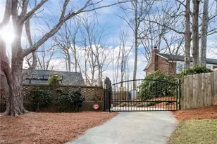 1005 Westminster Dr, Greensboro, NC 27410 - Photo 33