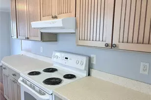 114 W Green Ct, Greensboro, NC 27407 - Photo 9