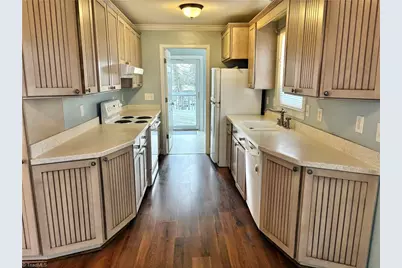 114 W Green Court, Greensboro, NC 27407 - Photo 7