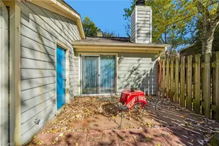 2739 Cottage Pl, Greensboro, NC 27455 - Photo 15