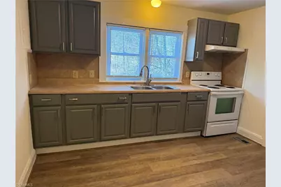 605 Nichols Street, Madison, NC 27025 - Photo 3