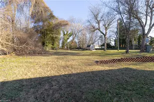 522 Glovenia St, Eden, NC 27288 - Photo 5