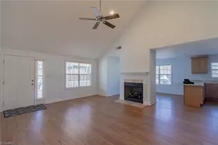 522 Glovenia St, Eden, NC 27288 - Photo 7