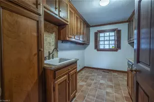 5 Kenbridge Ct, Greensboro, NC 27410 - Photo 13