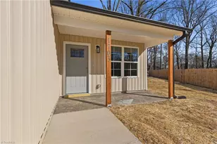 1703 Lincoln St, Greensboro, NC 27401 - Photo 25