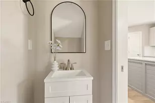 1703 Lincoln St, Greensboro, NC 27401 - Photo 9