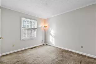 4404 Essex Ct, High Point, NC 27265 - Photo 15