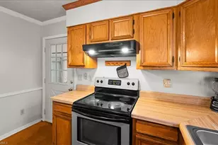 4404 Essex Ct, High Point, NC 27265 - Photo 11