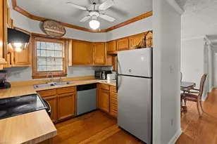 4404 Essex Ct, High Point, NC 27265 - Photo 9