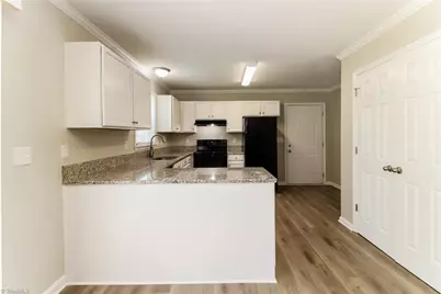 3607 Garden Place Road, Greensboro, NC 27406 - Photo 5