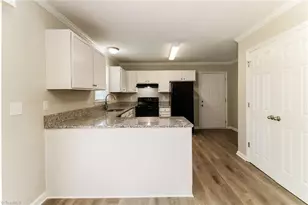 3607 Garden Place Rd, Greensboro, NC 27406 - Photo 5