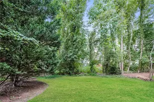 8 Brackenwood Ct, Greensboro, NC 27407 - Photo 15