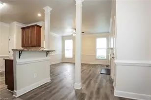 8 Brackenwood Ct, Greensboro, NC 27407 - Photo 7