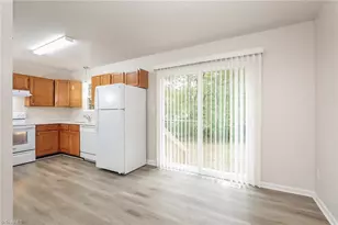 135 W Lakefield Dr, Greensboro, NC 27406 - Photo 7