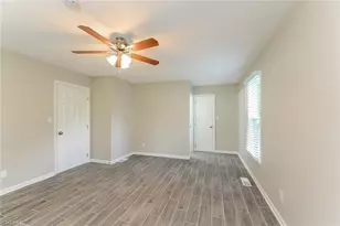 2359 Oakton Dr, Clemmons, NC 27012 - Photo 9