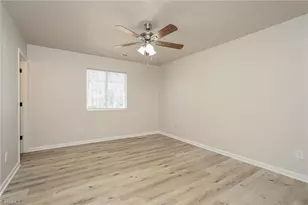 1724 Hertford St, Greensboro, NC 27403 - Photo 9