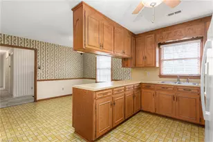 209 Dillard St, Mebane, NC 27302 - Photo 9