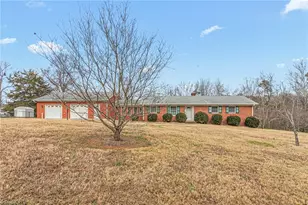 209 Dillard St, Mebane, NC 27302 - Photo 1