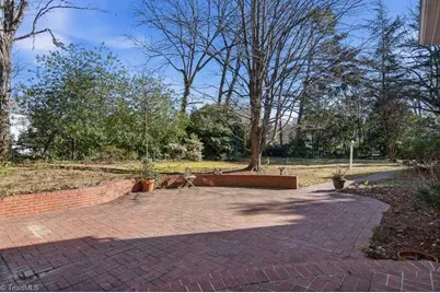 2325 Warwick Road, Winston-Salem, NC 27104 - Photo 33