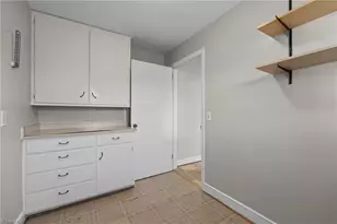 2804 W Cornwallis Dr, Greensboro, NC 27408 - Photo 21