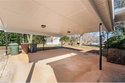 2804 W Cornwallis Drive, Greensboro, NC 27408 - Photo 31