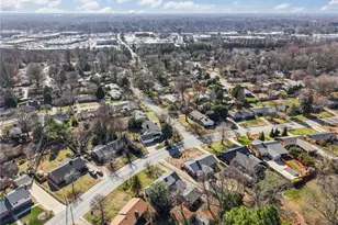 2804 W Cornwallis Dr, Greensboro, NC 27408 - Photo 37