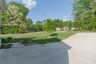 1728 Valleybrook Ct, Clemmons, NC 27012 - Photo 43