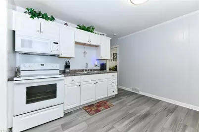 834 Ross Avenue, Greensboro, NC 27406 - Photo 7