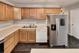 387 Oakgrove Rd, Asheboro, NC 27205 - Photo 11