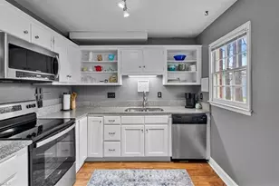 3313-B Regents Park Ln, Greensboro, NC 27455 - Photo 5