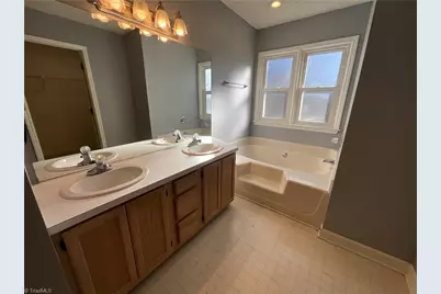 5716 Spice Meadow Lane, Winston-Salem, NC 27106 - Photo 29