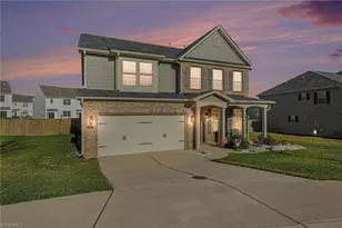 1817 Ridge Creek Dr, Kernersville, NC 27284 - Photo 3
