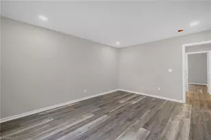 4618 Lawndale Dr, Greensboro, NC 27455 - Photo 25