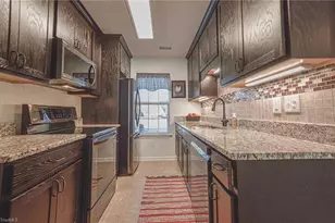 2873 Hyde Pl Cir, Winston-Salem, NC 27103 - Photo 7