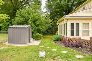 2021 Sunnybrook Dr, Burlington, NC 27215 - Photo 49