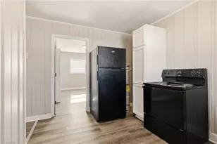 301 Gant St, Greensboro, NC 27401 - Photo 5