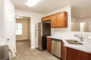 4656 Chapel Ridge Dr, Greensboro, NC 27405 - Photo 5