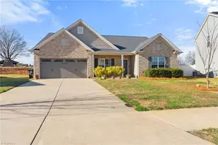 1378 Land Grv Dr, Kernersville, NC 27284 - Photo 5