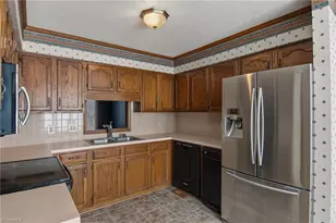 213 Ridgehaven Dr, Winston-Salem, NC 27104 - Photo 13