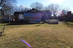 345 E Starmount Ave, Liberty, NC 27298 - Photo 15