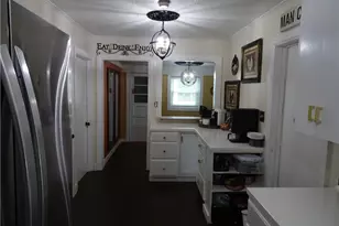 345 E Starmount Ave, Liberty, NC 27298 - Photo 5