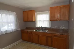 1045 Brookline St, Winston-Salem, NC 27107 - Photo 7