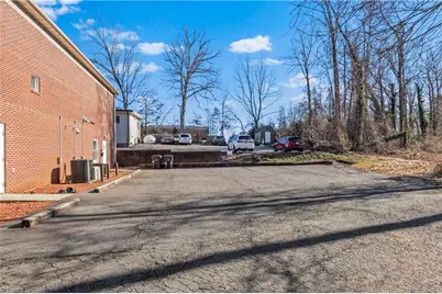 2910 Reynolda Road, Winston-Salem, NC 27106 - Photo 23