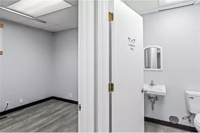 2910 Reynolda Road, Winston-Salem, NC 27106 - Photo 19