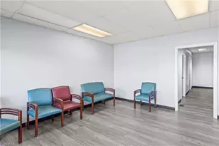 2910 Reynolda Rd, Winston-Salem, NC 27106 - Photo 7