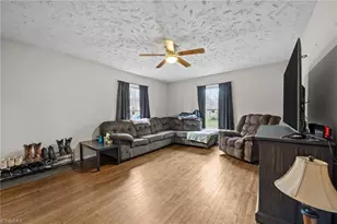 2411 Seattle Dr, Greensboro, NC 27406 - Photo 5