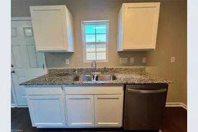 109 Lemon Lane, Greensboro, NC 27405 - Photo 5