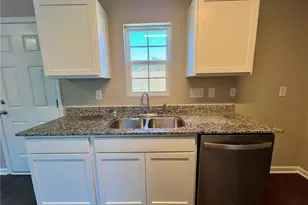 109 Lemon Ln, Greensboro, NC 27405 - Photo 5