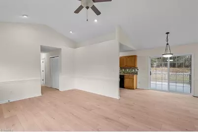 23 Thomasville High Drive, Thomasville, NC 27360 - Photo 9